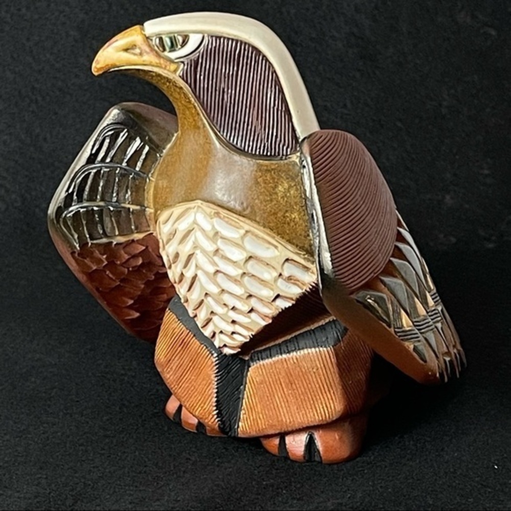 De Rosa Hand-carved Wildlife Eagle Figurine (Large and Heavy)